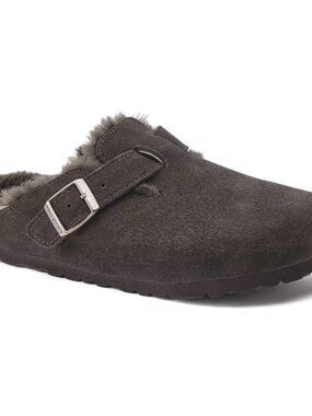 NWT Birkenstock Boston VL/ Shearling clog in Mocca